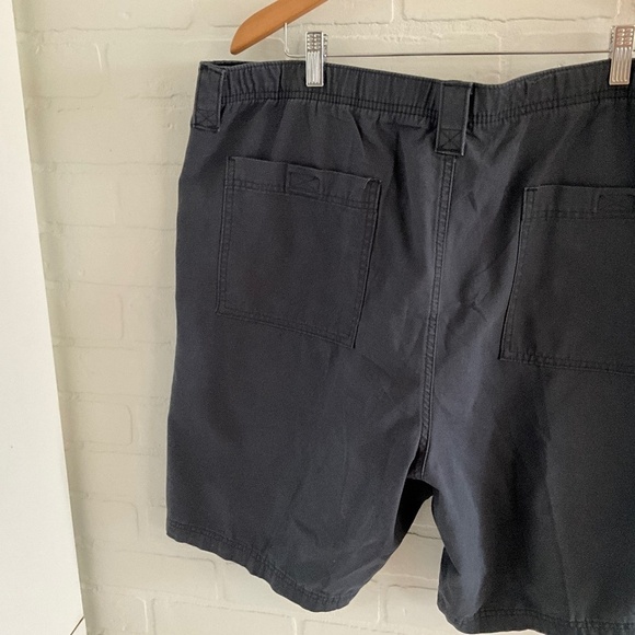 NWT Wrangler Men’s Bermuda shorts Navy Blue Utility Cargo Comfy 42 - Picture 6 of 8